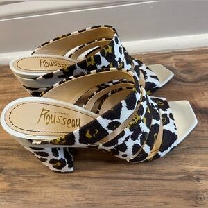 Beautiful Leoprd print heeled sandal